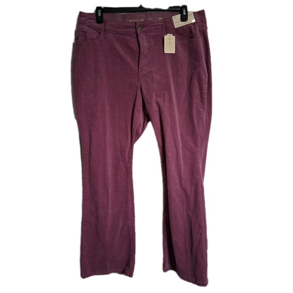 NWT Women's St. John's Bay Bootcut Corduroy Jeans Size 18W - Picture 1 of 8